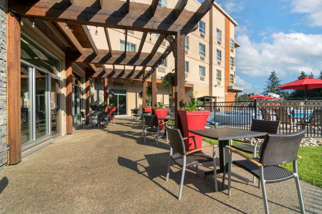 Best Western Plus Revelstoke Exterior photo